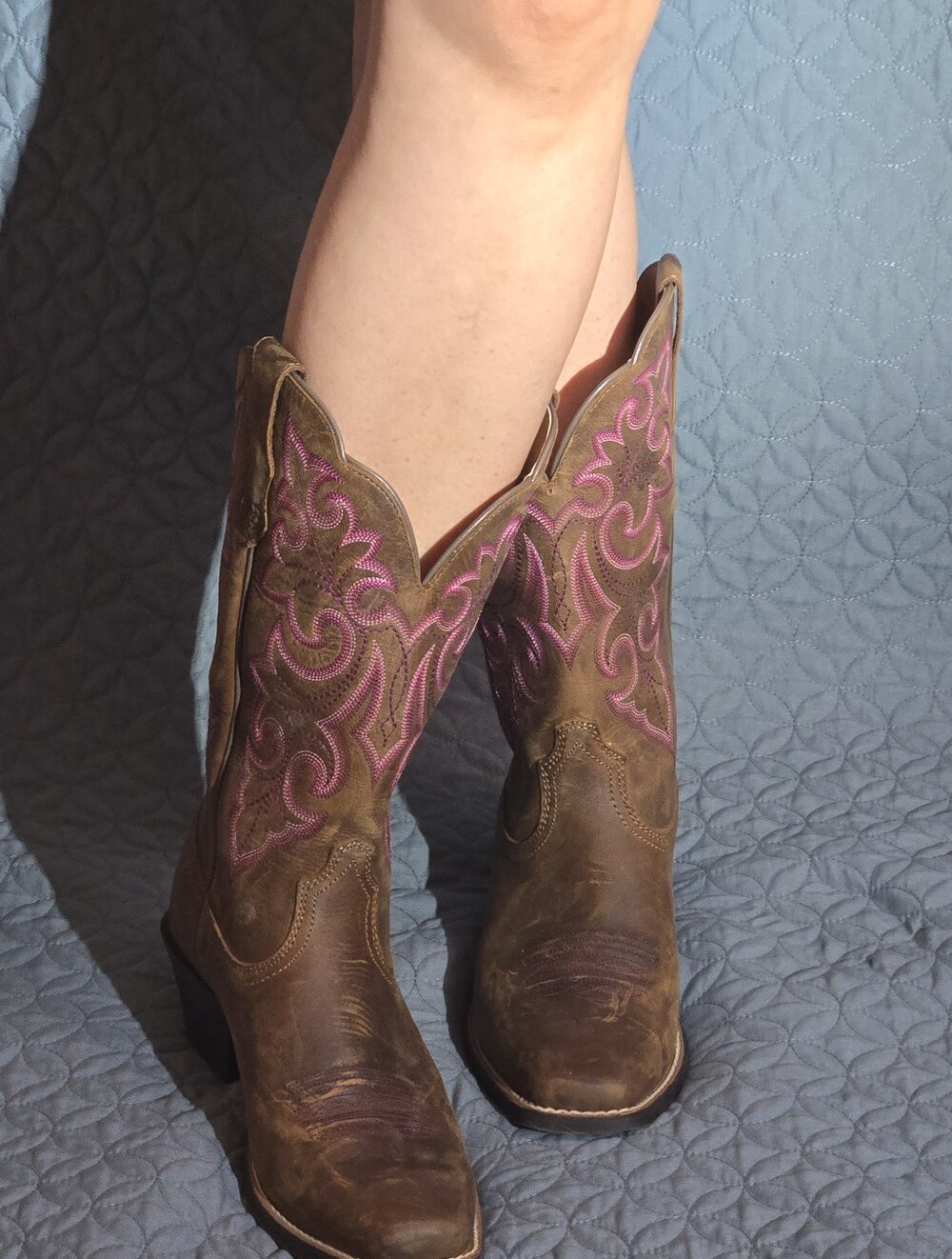 Ariat Brown Leather Lace-Up Cowboy Boots with Pink Embroidery - Picture 2 of 8